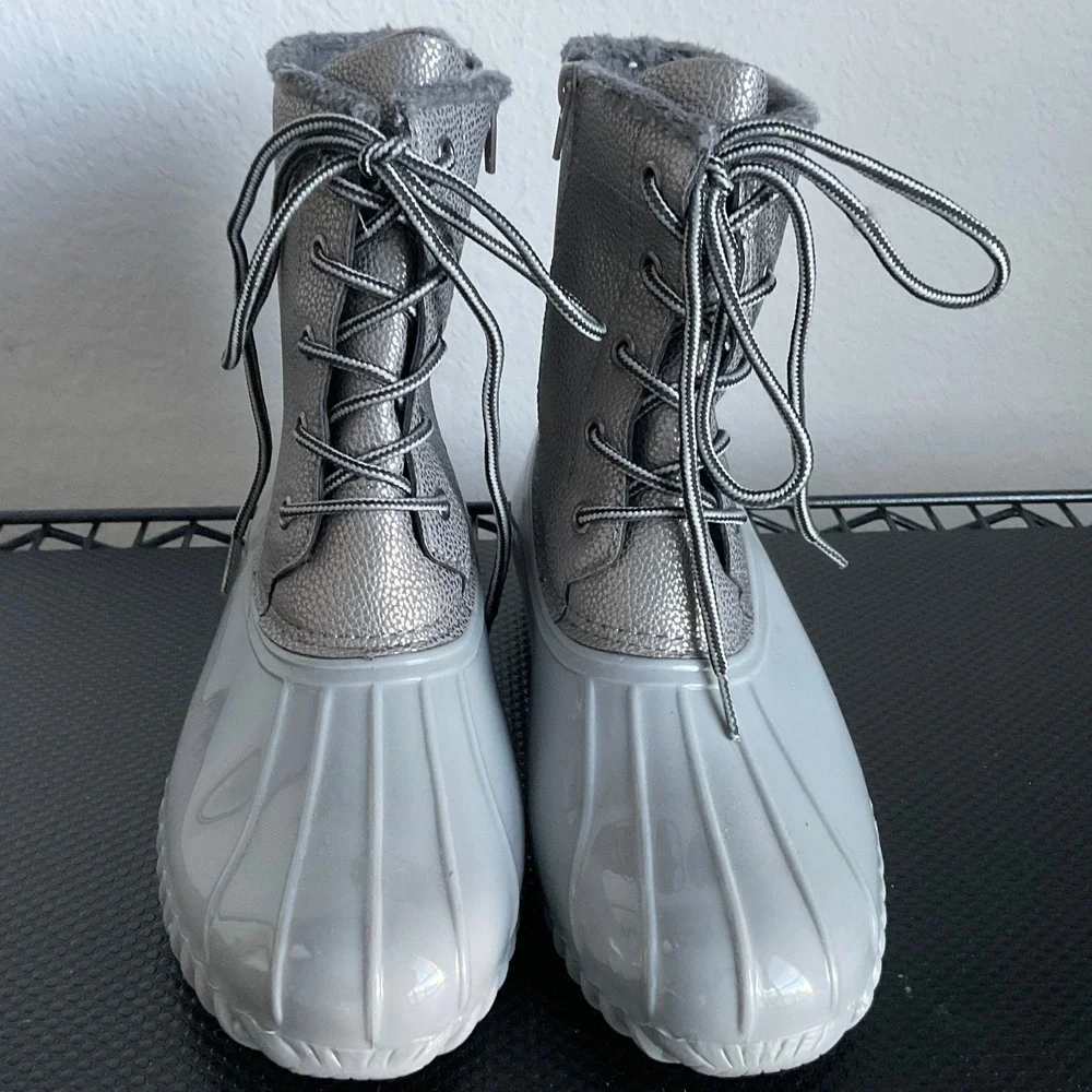 Sporto Bella Grey Metallic Silver Faux Fur Lined Duck Boots Womens 9M